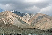 Ladakh - the road to Pangkong lake